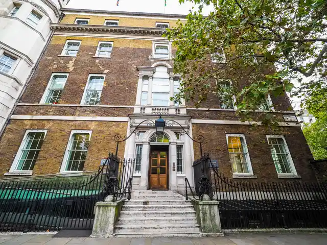 London property exterior after completed end-of-tenancy clean programme